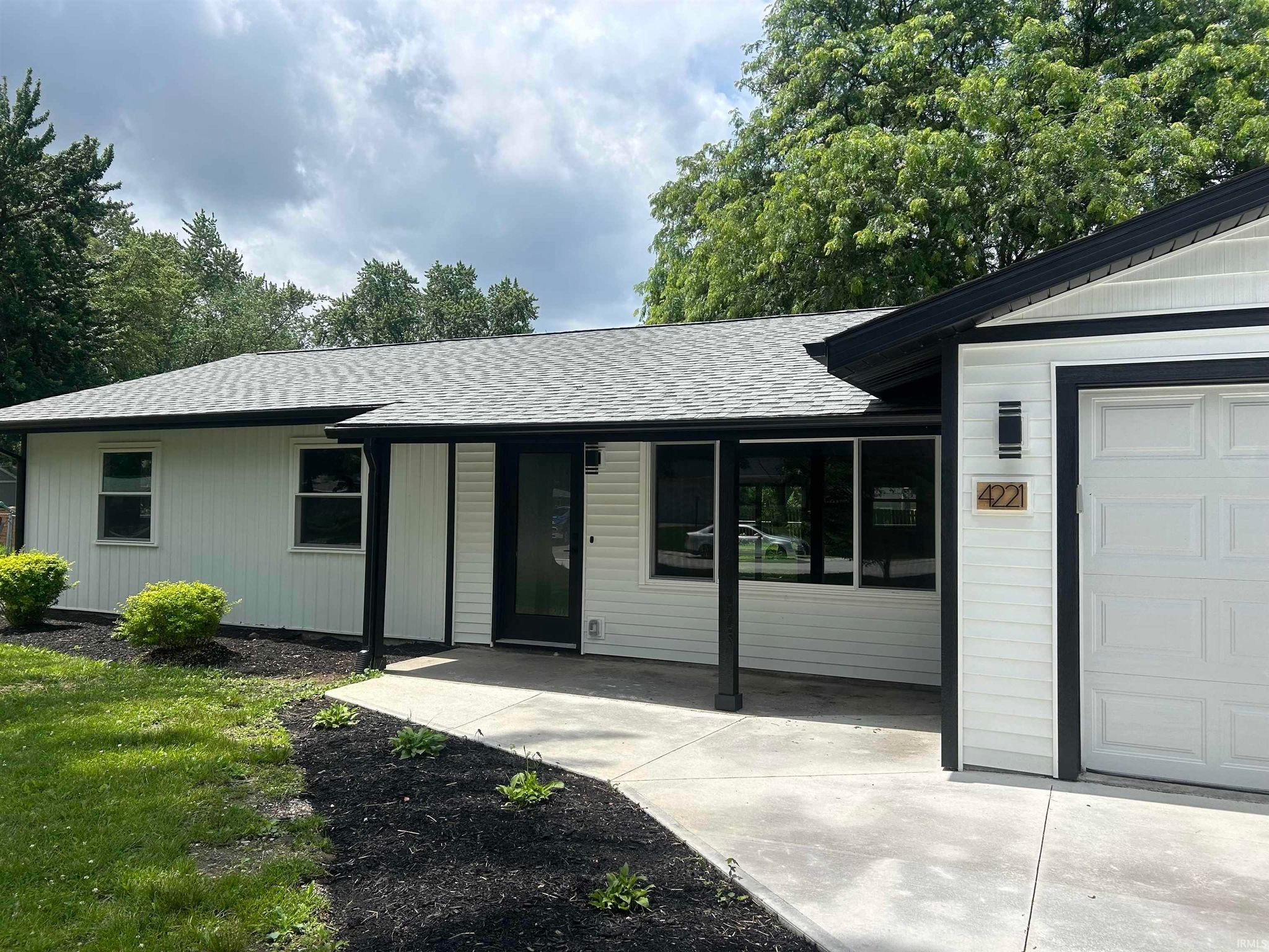 4221 Oakleaf Drive